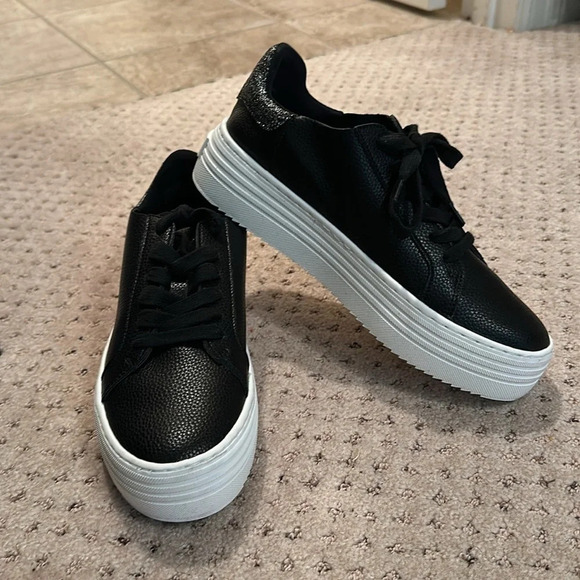 Joy Shoes - Black Leather Sneakers